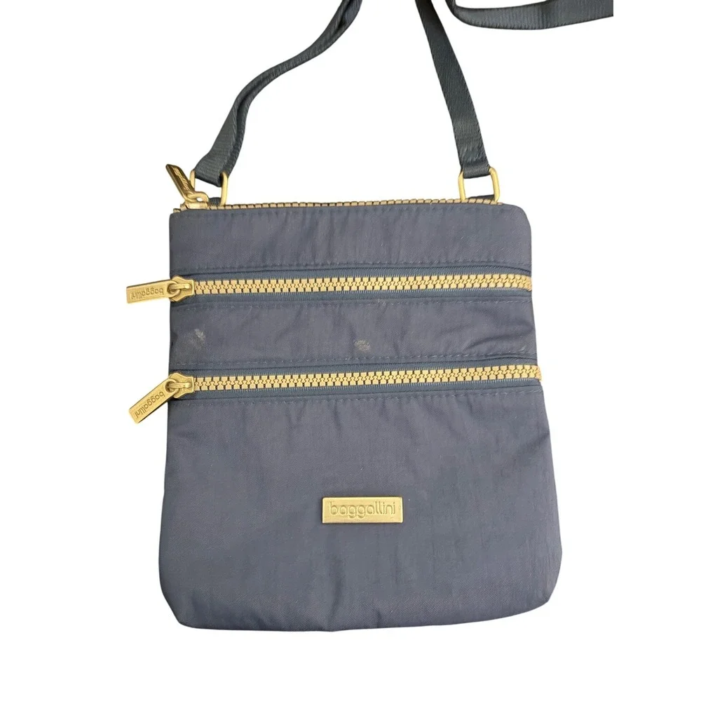 Baggallini Blue Nylon Multi Zip Pocket Crossbody Bag Gold‎ Hardware Travel Purse